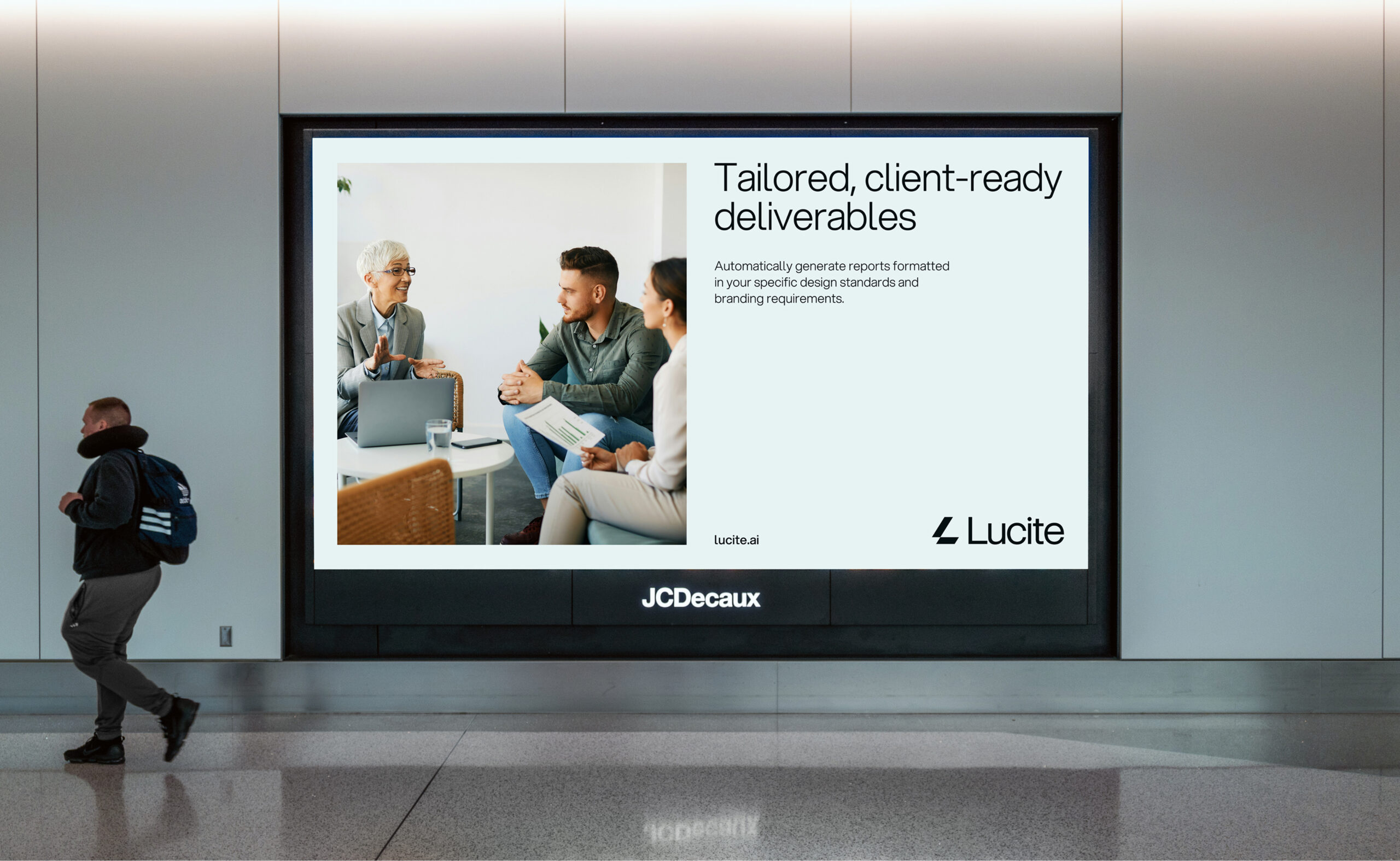 15-Lucite-CaseStudy-AirportBillboard